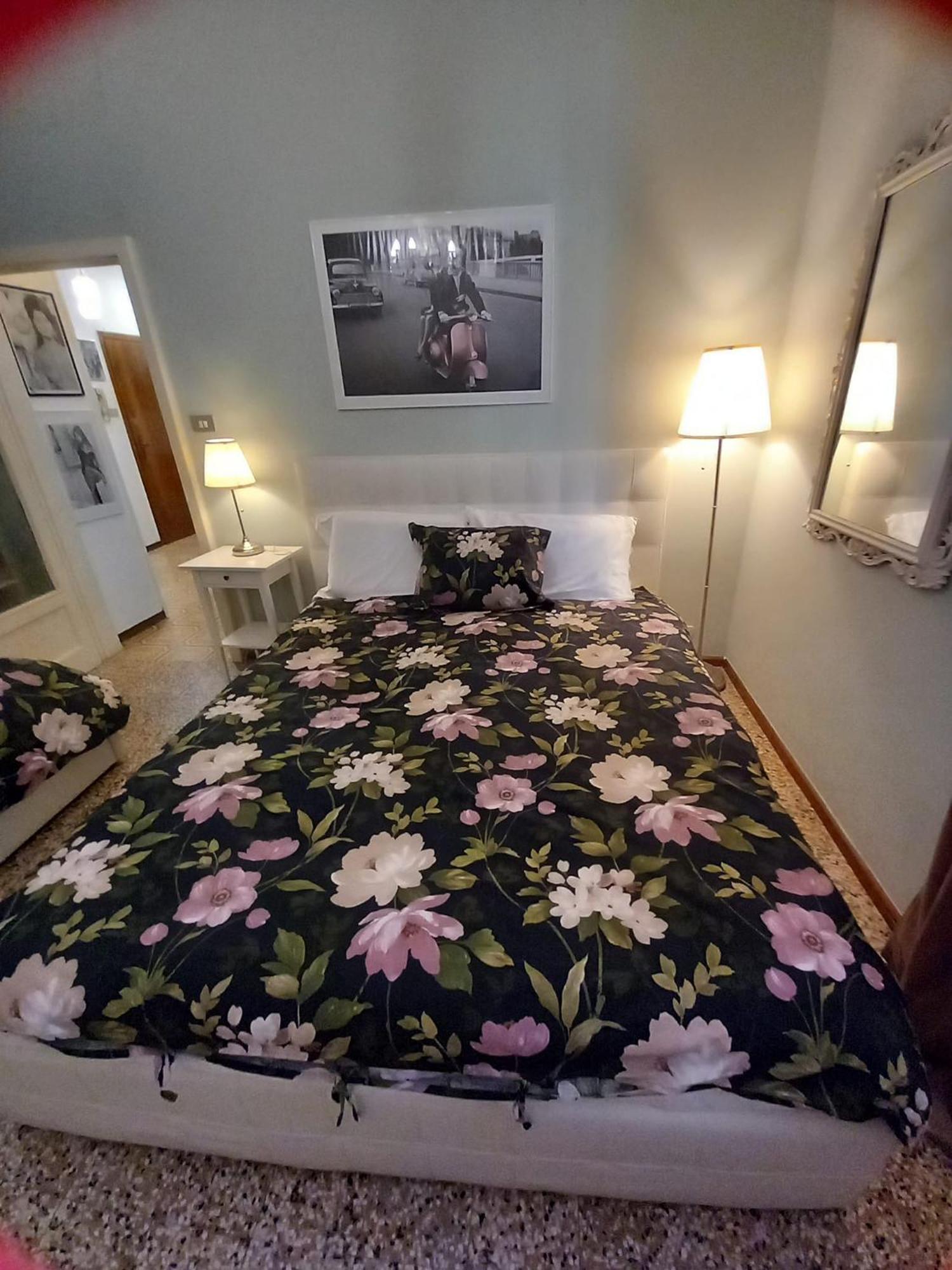 Italian Vintage House Apartment โกโม ภายนอก รูปภาพ