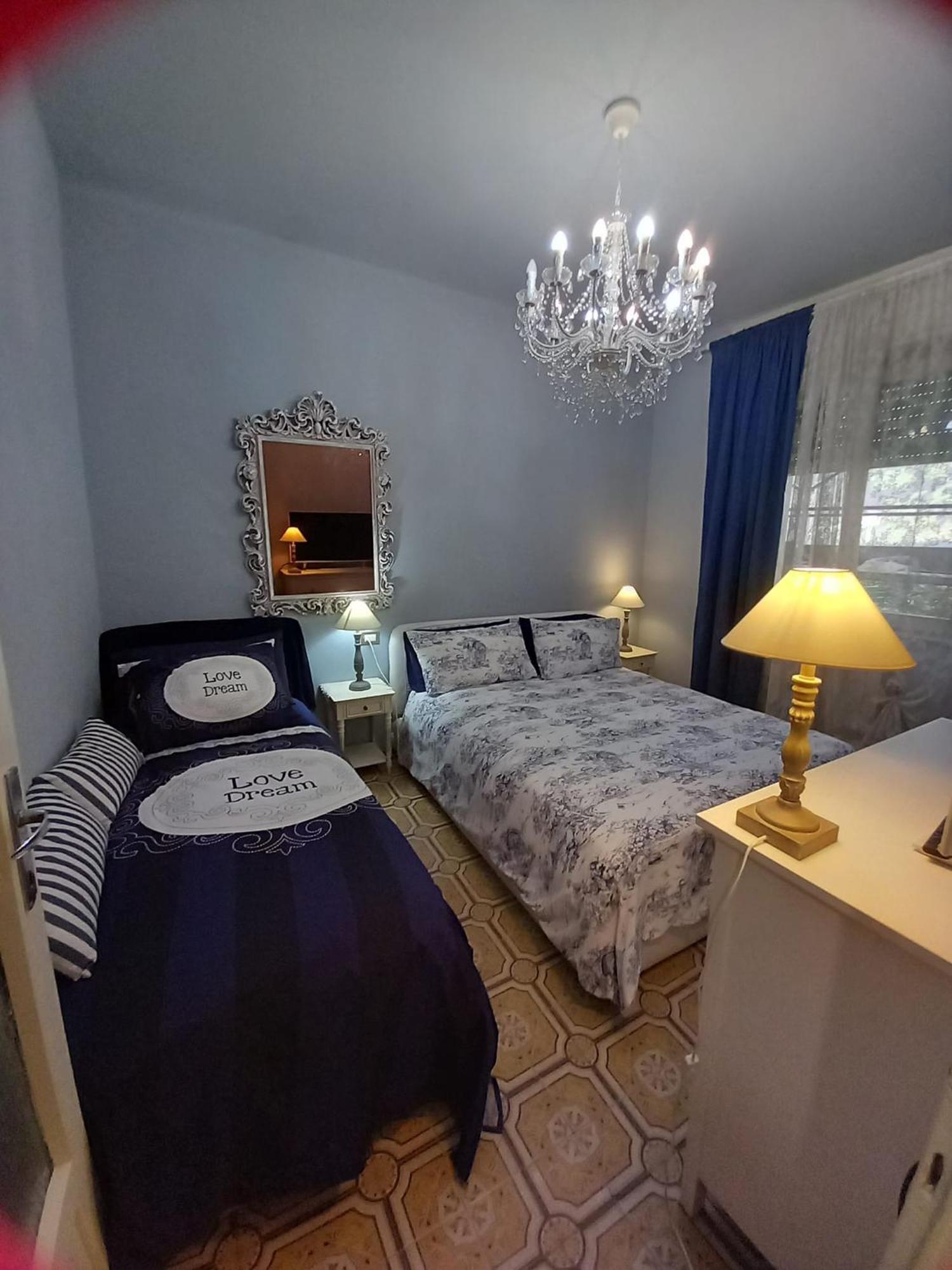 Italian Vintage House Apartment โกโม ภายนอก รูปภาพ